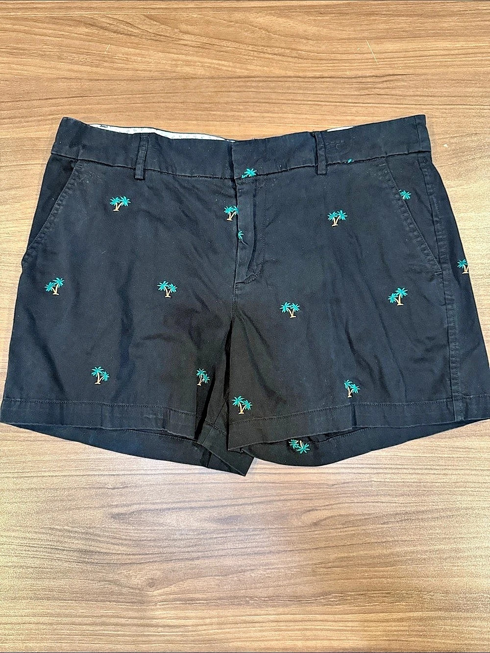 Jones & Co Men's Palm Tree Shorts in Black US 8